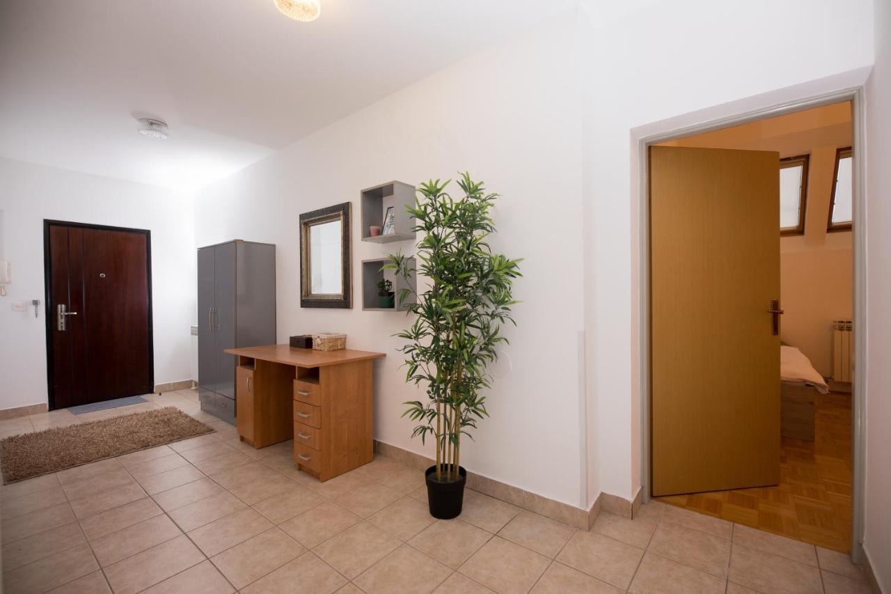 Apartman Ana Apartment Osijek Exterior photo