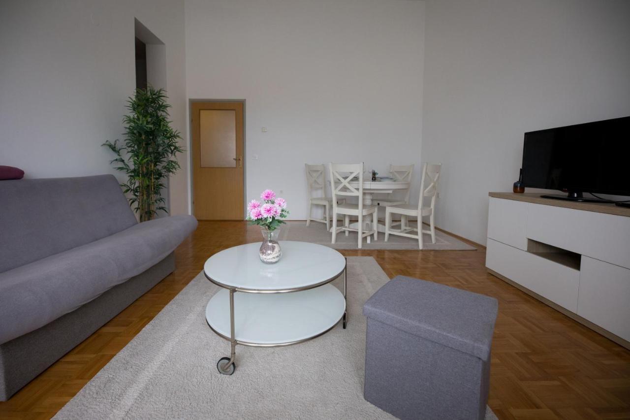 Apartman Ana Apartment Osijek Exterior photo