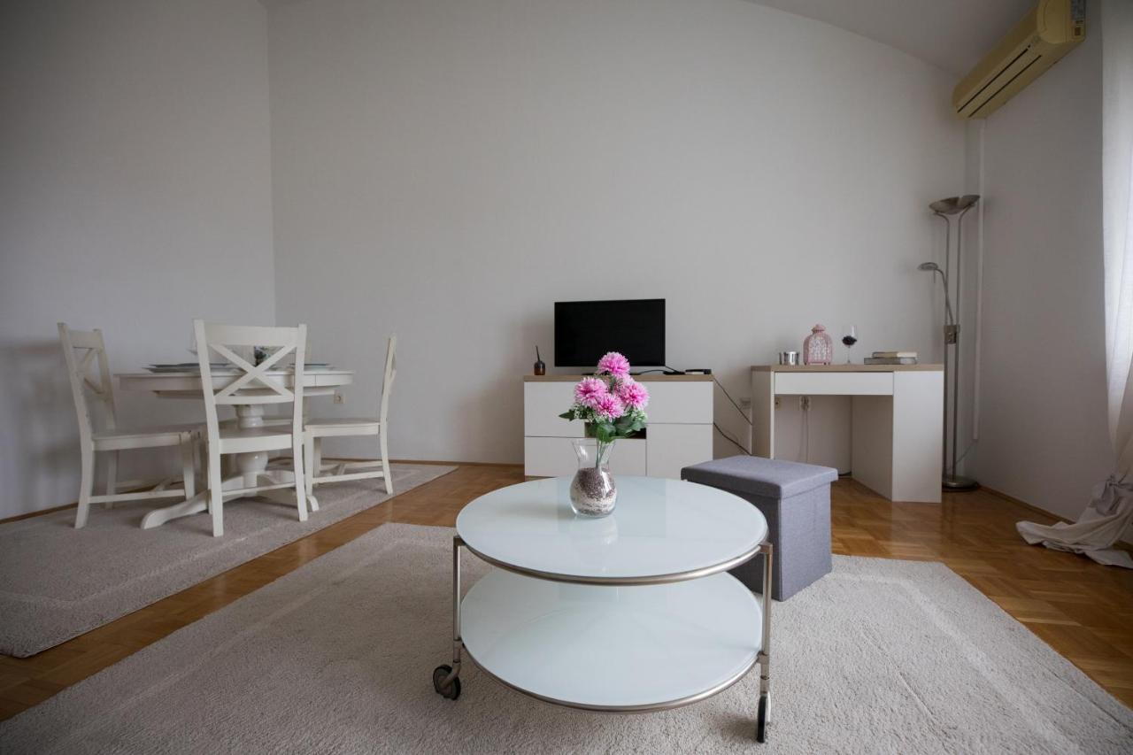 Apartman Ana Apartment Osijek Exterior photo